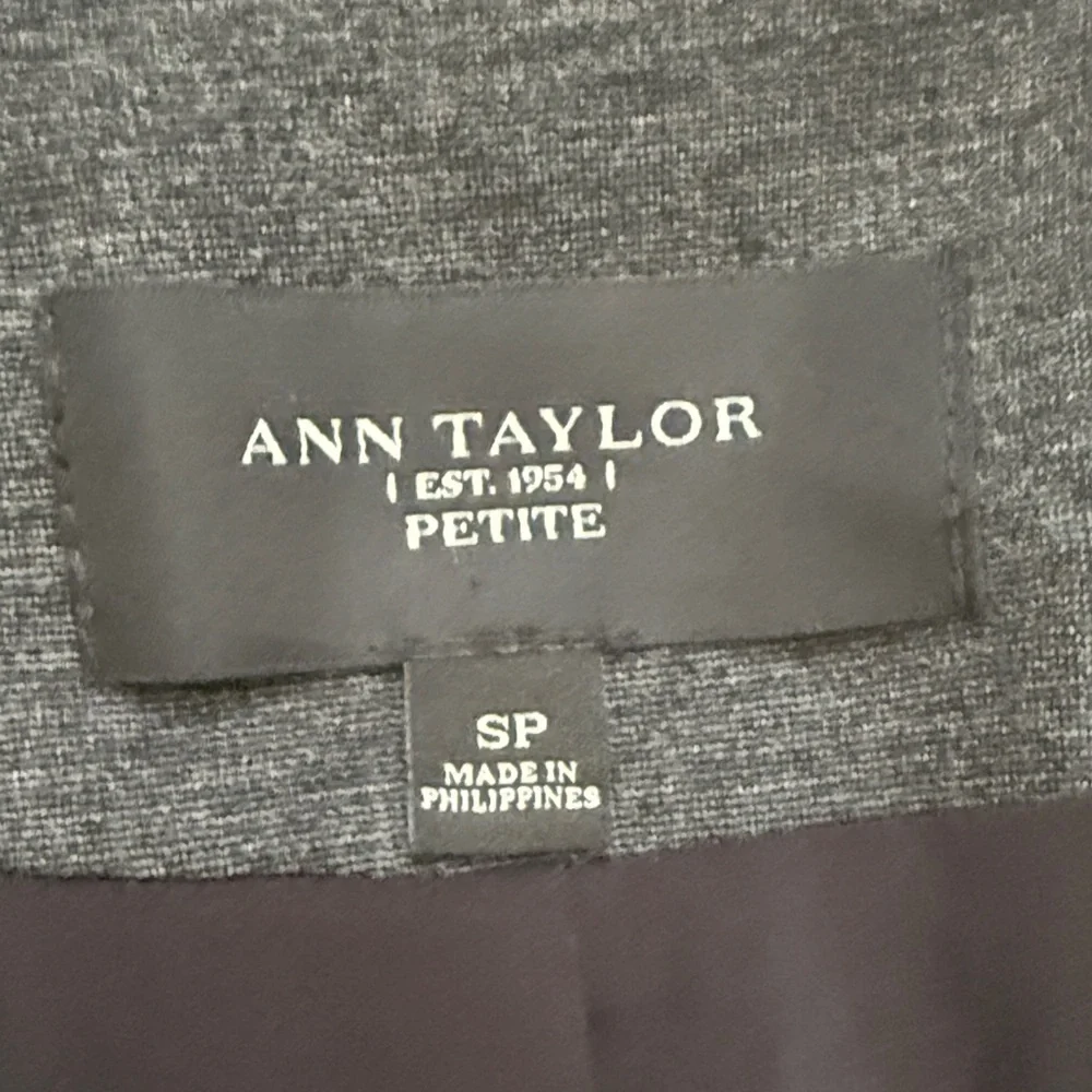 Ann Taylor Charcoal and Black Petite Belted Coat Jacket - Picture 2 of 8